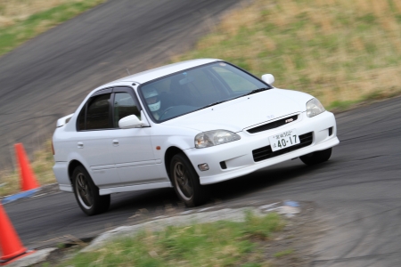 �t���[���s